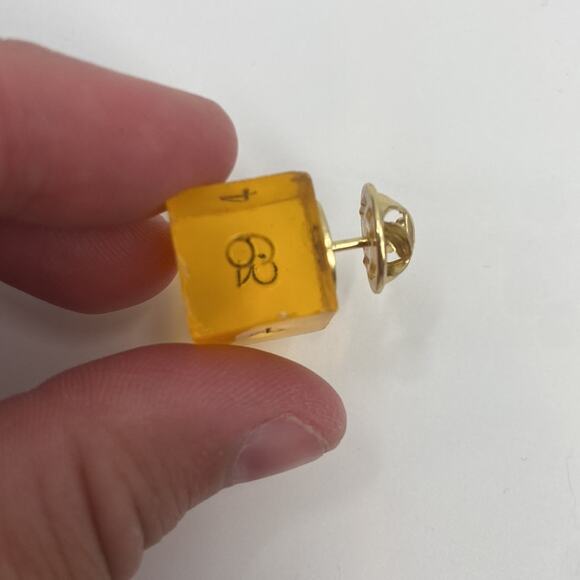 Handmade yellow D&D dice pin - Picture 3 of 4
